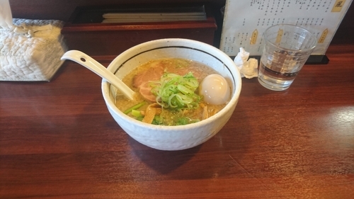 「味玉らーめん（こってり）700円 + ちゃーしゅー丼250円」@麺屋 旬の写真