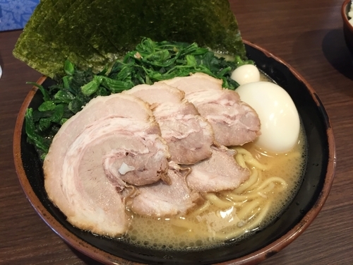 「味玉チャーシューメンほうれん草増し」@駒大商店の写真