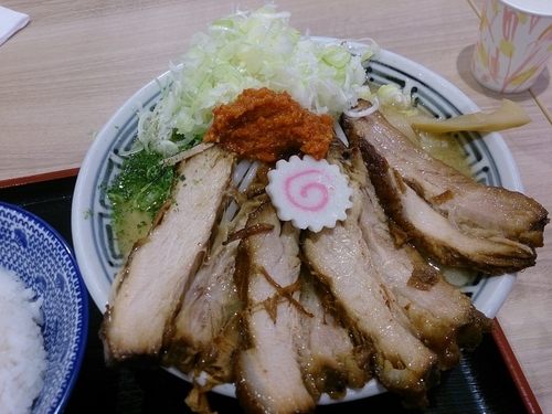 「からし味噌ちゃーしゅうめん ネギﾄｯﾋﾟﾝｸﾞ」@ちゃーしゅうや武蔵 イオン南松本店の写真