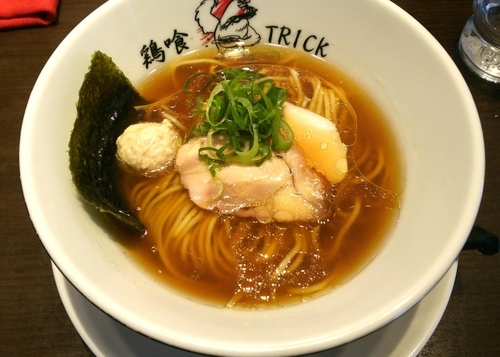 「鶏の醤油らーめん 800円」@鶏喰～TRICK～の写真