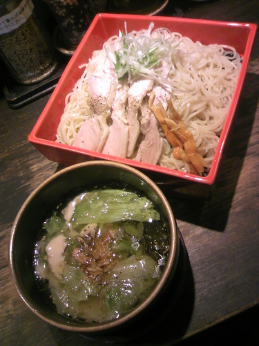 「鶏塩レタスつけ麵８５０円」@屋台らーめん 鷹流 高田馬場店の写真