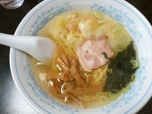 「ワンタンメン（塩）」@中華料理 嵐山の写真