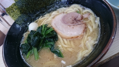 「醤油ラーメン７００円並全部普通」@すずき家 下永谷2号店の写真