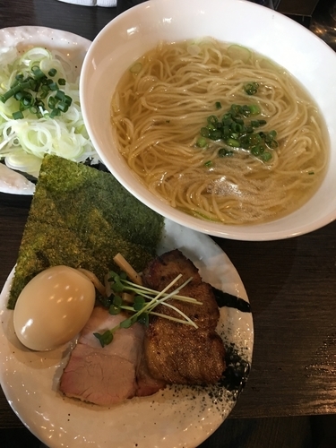 「味玉鶏だし塩ラーメン+ネギ (B.C.Y)」@麺処 ほん田 nijiの写真