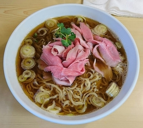 「煮干ラーメン(白)＋麺大盛＋チャーシュー増し」@煮干ラーメンとローストビーフ パリ橋の写真