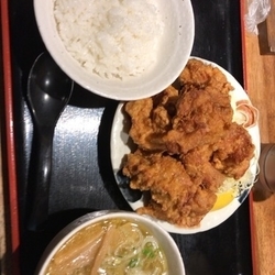 唐揚げセット 半塩ラーメン 900円