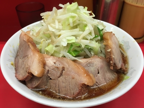 「小ぶた入り（ヤサイ増し）」@ラーメン二郎 上野毛店の写真