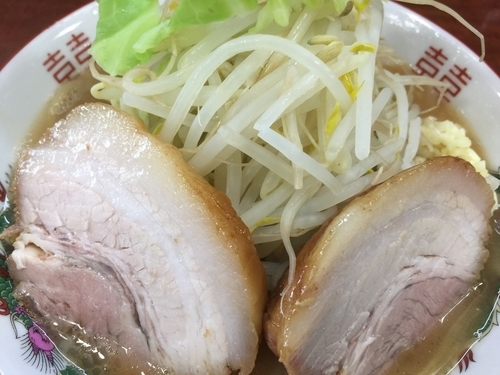 「麺少なめラーメン＋ニンニク」@ラーメン 豚んちの写真