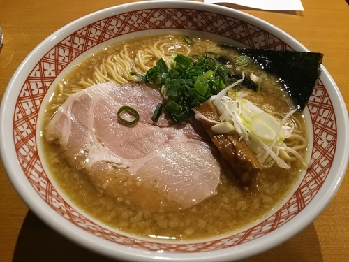 「醤油麺コクにごり　（大盛り：サービス券）」@麺肴 ひづきの写真