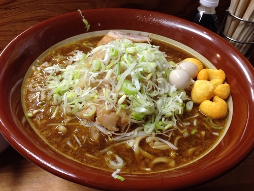 「大ラーメン700g野菜少なめ脂ネギ、カーリマン＋コッコマン」@ハイマウントの写真