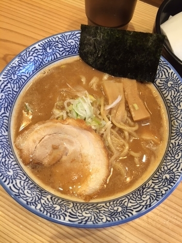 「濃厚魚介らーめん　780円　（麺中盛り＋50円）」@豚骨一燈 本郷店の写真