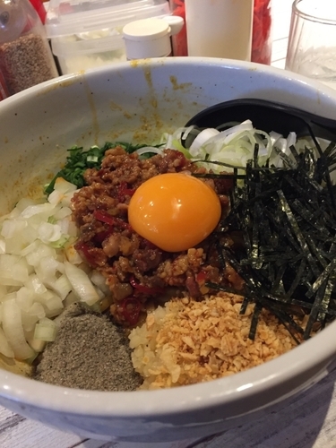 「ファイヤーカレーまぜそば」@濃厚商店の写真