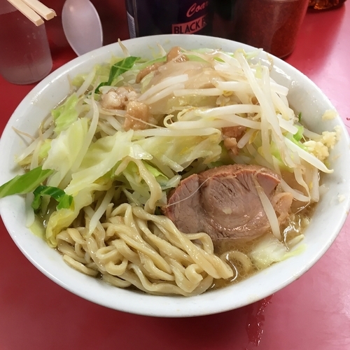 「小ラーメン（ヤサイ・ニンニク・アブラ）　￥６５０」@ラーメン二郎 環七一之江店の写真