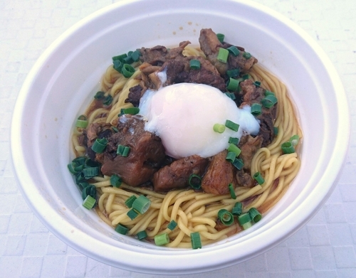 「牛煮込みまぜそば」@noodle kitchen ミライゑの写真