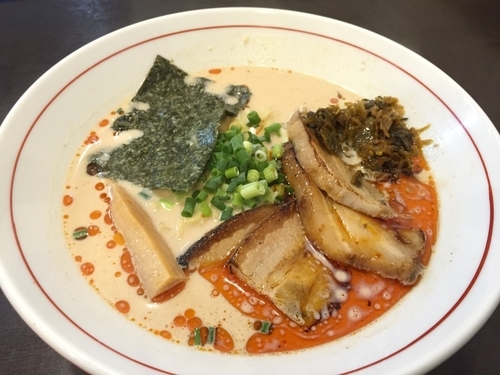 「炙り焼豚白龍らーめん」@龍の家族の写真