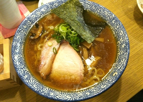 「【限定】三ツ星醤油の手揉みらーめん　930円」@らーめん森や。の写真