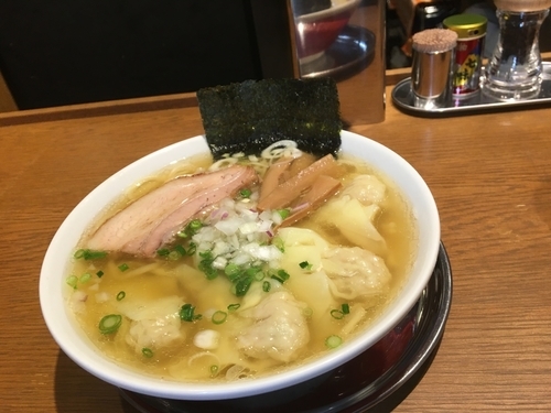 「わんたんイリコそば」@中華そば 二階堂の写真