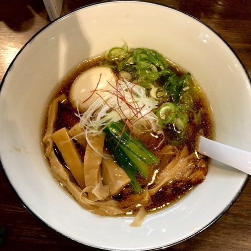 「媛っこ地鳥醤油 soba 錦(800円)全部増し(250円)」@らぁ麺BAR 錦 iwamotoの写真
