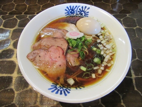 「限定　地鶏そば（８００円）＋窯焼きチャー＋味玉＋替玉」@特級鶏蕎麦 龍介の写真