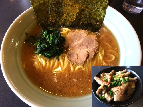 「らーめん中盛（760円）＋小もつまんま（290円）」@匠家 ひたちなか店の写真