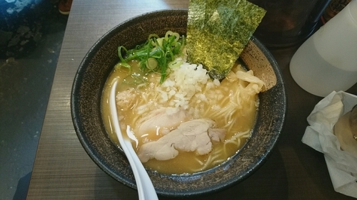 「濃厚鶏骨醤油らーめん_780円」@濃厚鶏そば 麺屋武一 秋葉原店の写真
