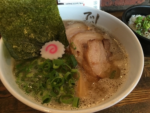 「煮干しチャーシュー麺」@でびっと 中延店の写真