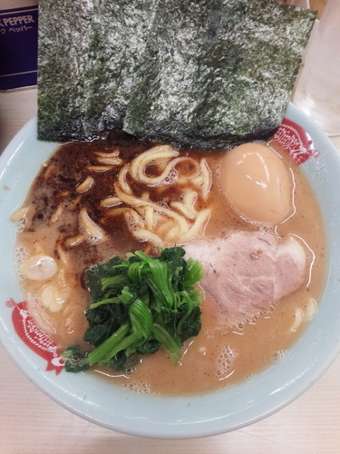 「マー油ラーメン(期間限定720円)＋サービス券味玉」@横浜ラーメン 町田家 町田本店の写真