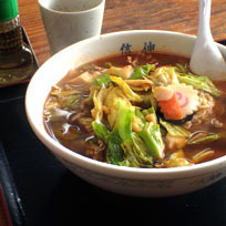 「からしチャンポン780円＋大盛100円＋餃子190円」@信伸の写真