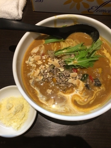 「ちーずかれーらぁ麺」@らぁ麺 金萬の写真