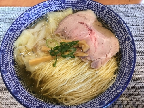 「塩煮干しワンタン中華そば950円」@柴崎亭の写真