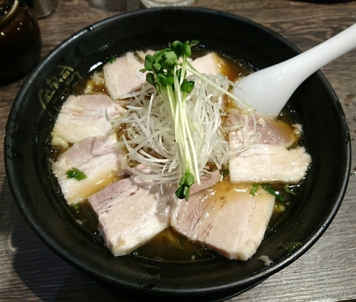 「節骨しそ中華そば」@節骨麺たいぞう 池袋本店の写真