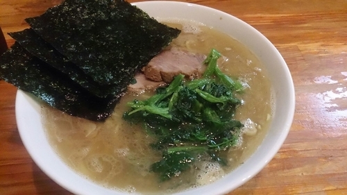 「ラーメン　中盛　８００円」@洞くつ家の写真