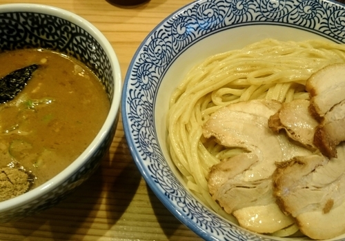 「濃厚つけ麺（チャーシュー４枚）＋中盛」@豚骨一燈 本郷店の写真