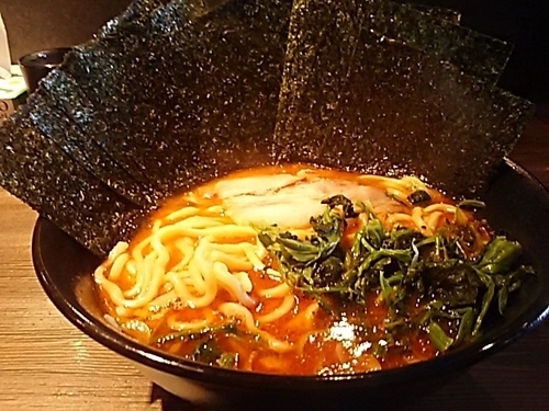 「美辛らーめん、太麺、海苔増し」@ラーメン 萩原家 藤沢店の写真
