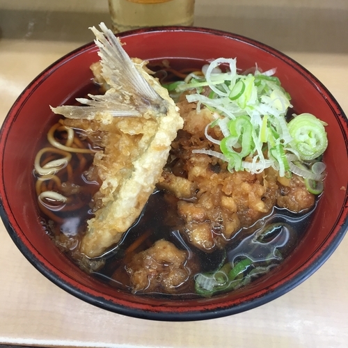 「いかげそ（￥400）＋アジ天（￥150）」@六文そば 中延店の写真
