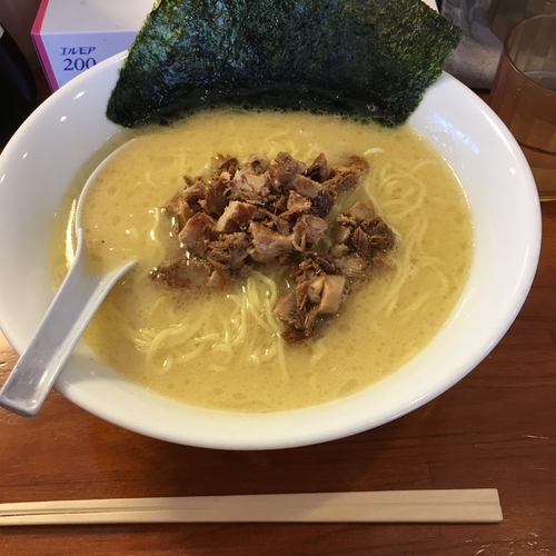 「学生ラーメン （とりぱいたん・コマ切れチャーシュー・のり）」@上田らあめん はちの写真
