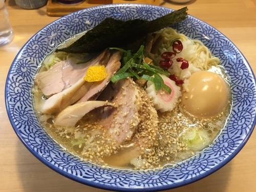 「粟国の塩そば（大盛り）特製A」@中華そば 多賀野の写真