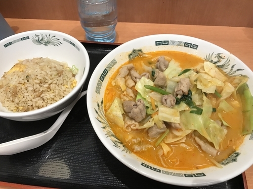 「モツ野菜ラーメン 半チャーハンセット 790円」@日高屋 小手指北口店の写真