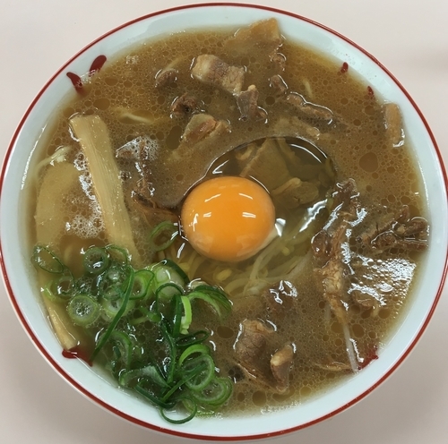「中華そば肉入り中盛 (650円) 生玉子 (50円)」@中華そば いのたに 本店の写真