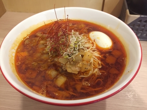 「旨味辛味そば〜紅月」@麺処けんじの写真