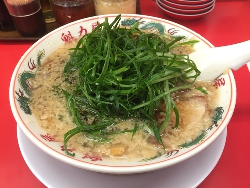 「特製醤油九条ネギラーメン」@ラーメン魁力屋 五反田店の写真