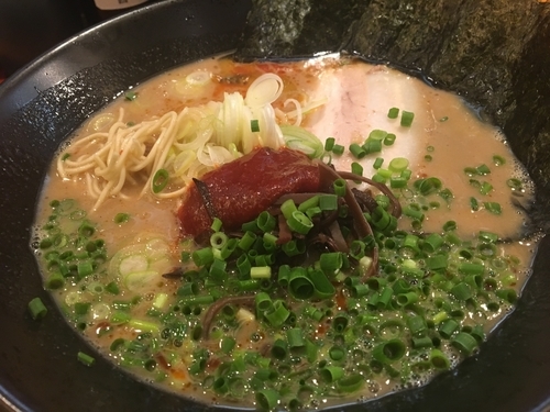 「豚骨ラーメンかく780円」@茨城豚骨 とんこつ家 高菜の写真