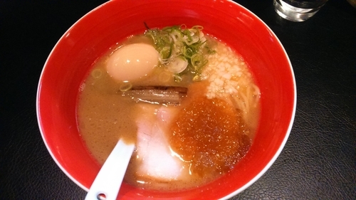 「魚介豚骨醤油830円+トロ玉100円」@men-eiji HIRAGISHI BASEの写真