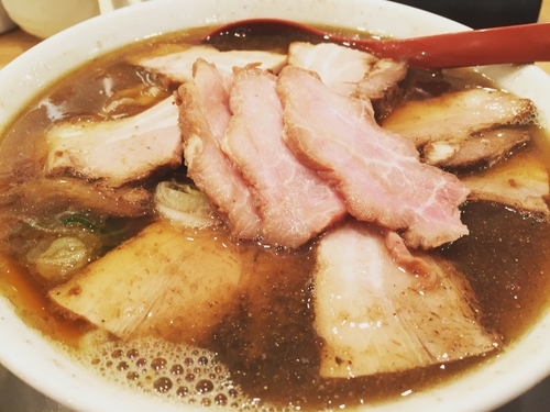 「肉そば 煮干し」@麺や 七彩 八丁堀店の写真