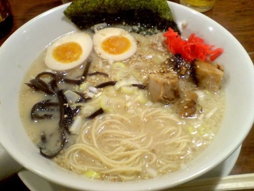 「ラーメン(中盛780円)+肉追加(150円)」@ごとくの写真