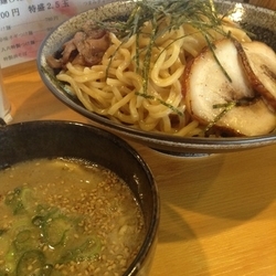 鶏白湯濃厚魚介つけ麺1.5玉