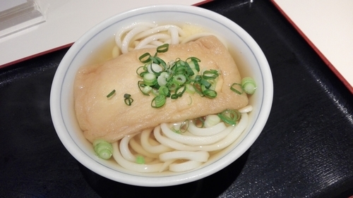 「きつねうどん（温）」@手打うどん 長谷沼の写真