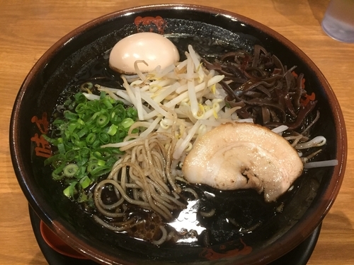 「黒マー油ラーメン¥840」@味千拉麺 八代本町店の写真