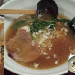 醤油ラーメン400円(サービス価格)+ビビンバ