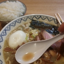 煮干しらーめん(上)（980円）